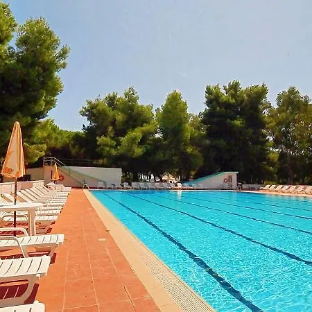 מלון Villaggio Triton - Aurum 3*